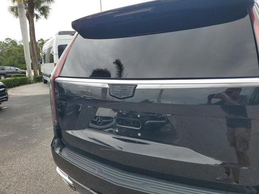 2022 Cadillac Escalade Premium Luxury