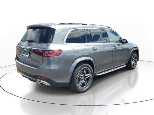 2026 Mercedes-Benz GLS 450