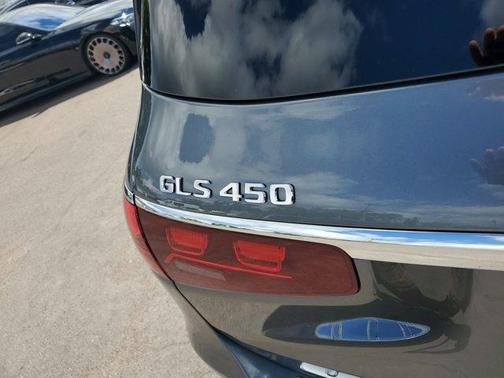 2026 Mercedes-Benz GLS 450