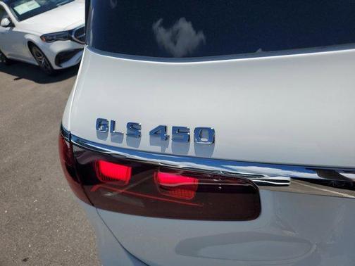 2025 Mercedes-Benz GLS 450 4MATIC