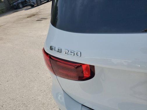 2025 Mercedes-Benz GLB 250 Base