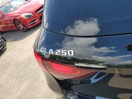 2025 Mercedes-Benz GLA 250 Base