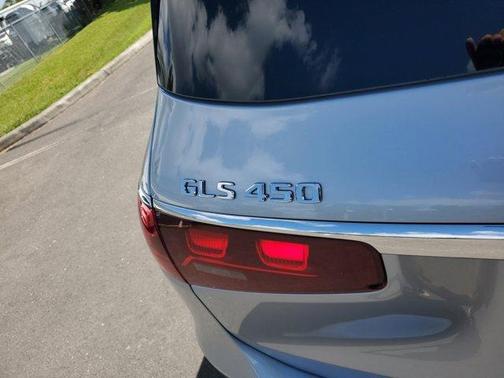 2026 Mercedes-Benz GLS 450