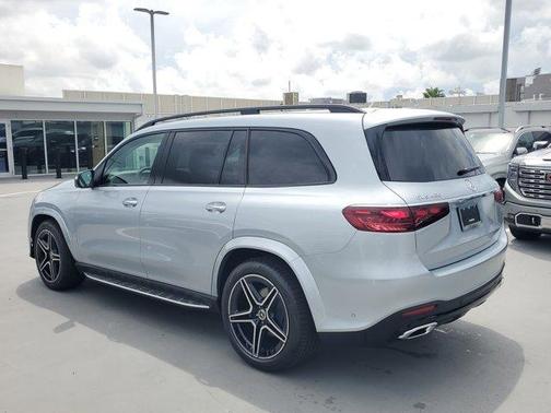 2026 Mercedes-Benz GLS 450 