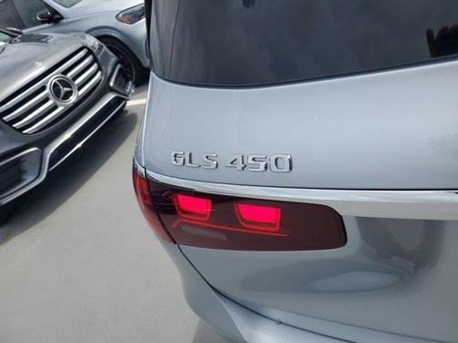2026 Mercedes-Benz GLS 450 
