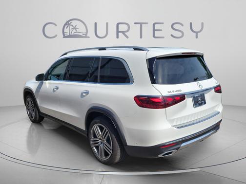 Polar White 2026 Mercedes-Benz GLS 450 4MATIC