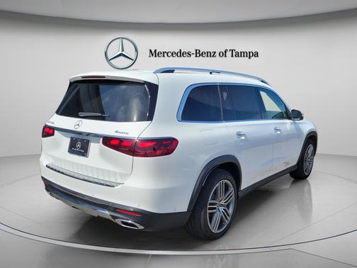Polar White 2026 Mercedes-Benz GLS 450 4MATIC