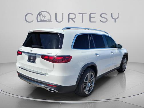Polar White 2026 Mercedes-Benz GLS 450 4MATIC