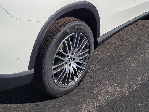 2026 Mercedes-Benz GLC 300 Base