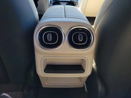 2026 Mercedes-Benz GLC 300 Base