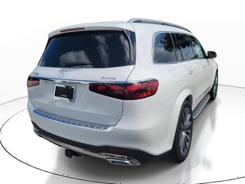 2026 Mercedes-Benz GLS 580 