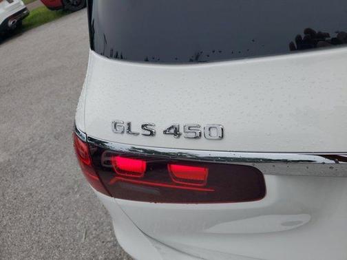 2026 Mercedes-Benz GLS 450 