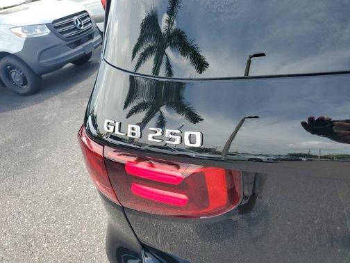 2025 Mercedes-Benz GLB 250 Base