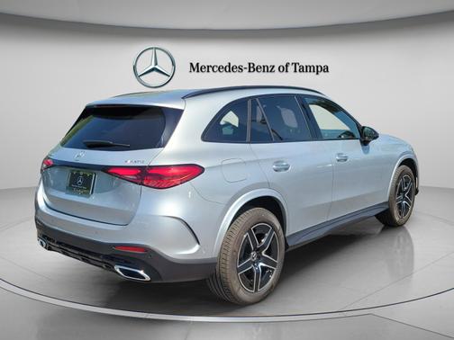 Cirrus Silver Metallic 2026 Mercedes-Benz GLC 300