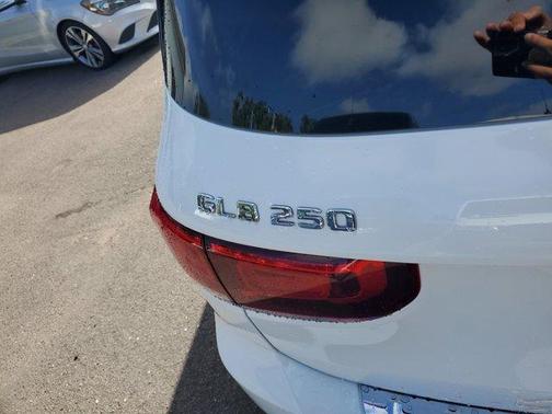 2021 Mercedes-Benz GLB 250 Base 4MATIC