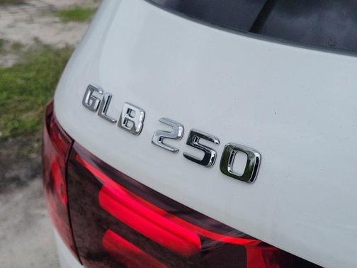2025 Mercedes-Benz GLB 250 Base