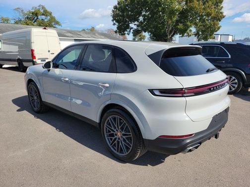 2025 Porsche Cayenne Base