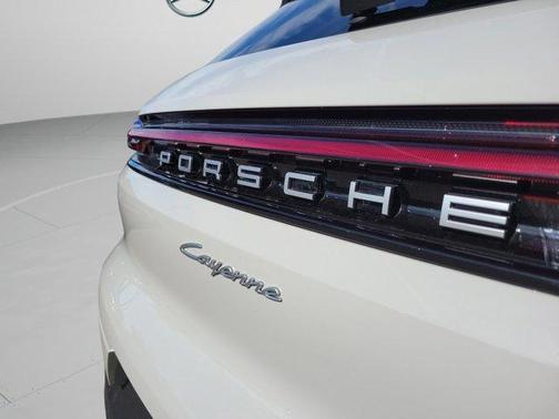 2025 Porsche Cayenne Base