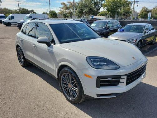 2025 Porsche Cayenne Base