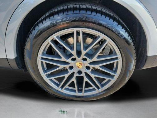 2025 Porsche Cayenne Base