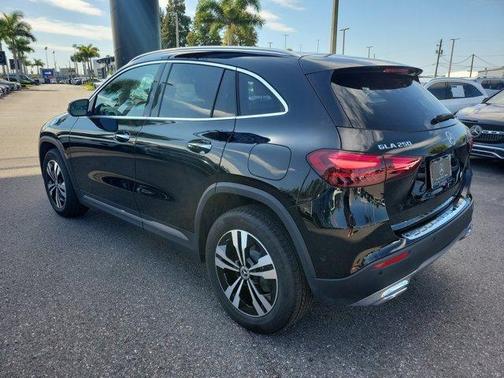 2025 Mercedes-Benz GLA 250 Base 4MATIC