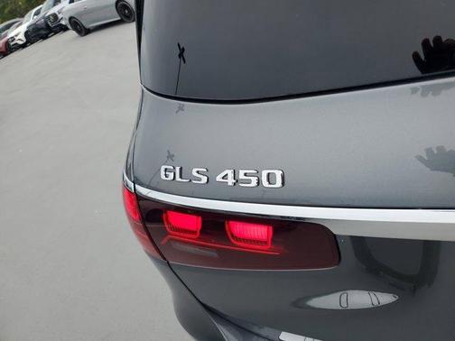 2026 Mercedes-Benz GLS 450 