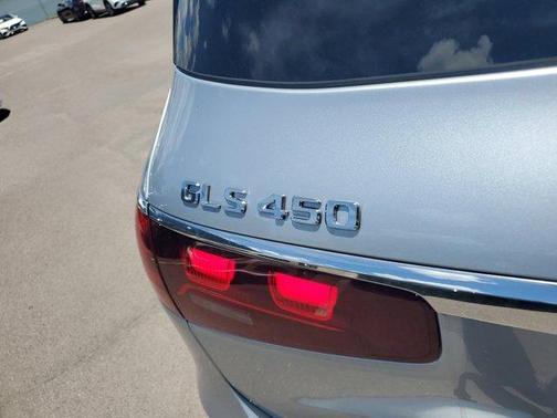 2025 Mercedes-Benz GLS 450 4MATIC