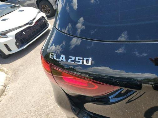 2025 Mercedes-Benz GLA 250 Base