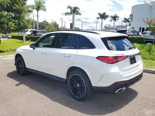 2026 Mercedes-Benz GLC 300 Base