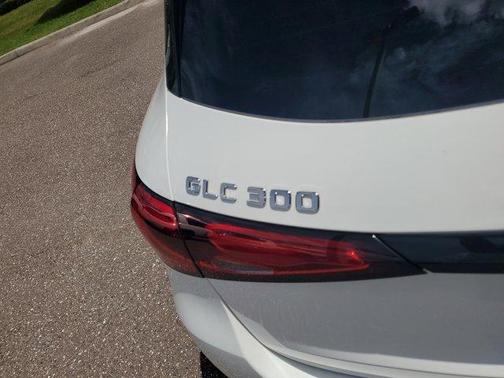2026 Mercedes-Benz GLC 300 Base