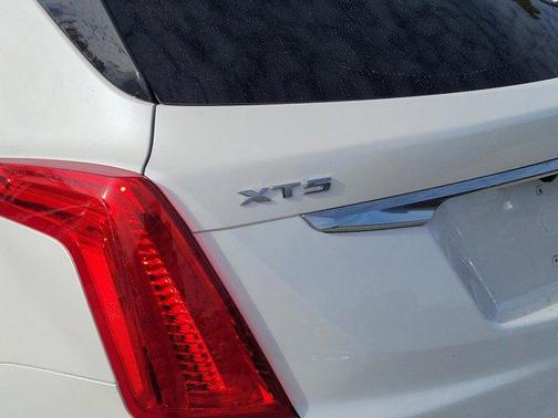 2018 Cadillac XT5 Base