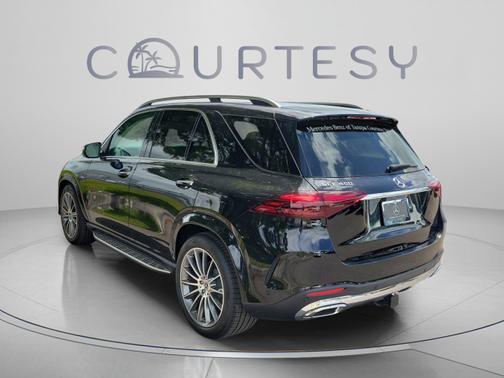 Obsidian Black Metallic 2026 Mercedes-Benz GLE 450