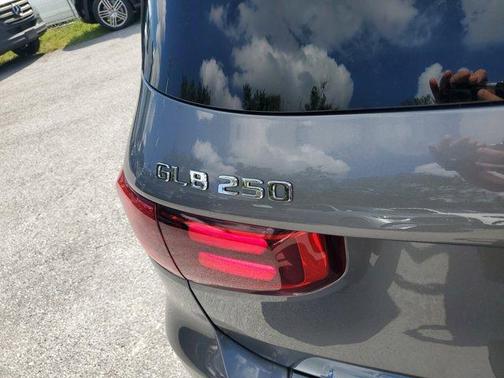 2026 Mercedes-Benz GLB 250 Base