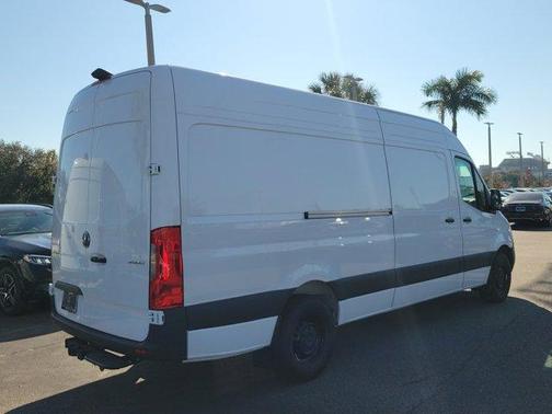2025 Mercedes-Benz Sprinter 2500 High Roof