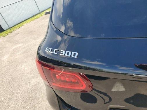 2021 Mercedes-Benz GLC 300 Base