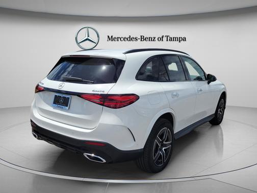 Polar White 2026 Mercedes-Benz GLC 300