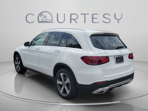 Polar White 2022 Mercedes-Benz GLC 300 Base