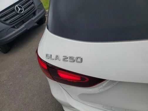 2025 Mercedes-Benz GLA 250 Base