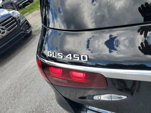 2026 Mercedes-Benz GLS 450 