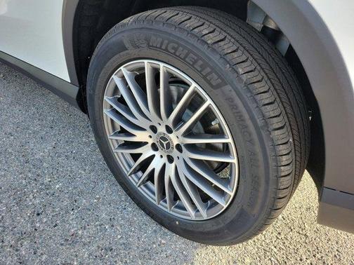 2026 Mercedes-Benz GLC 300 Base