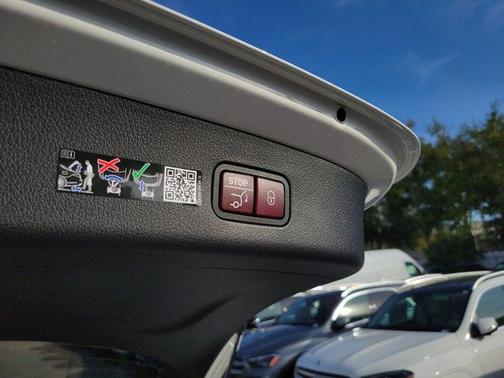 2026 Mercedes-Benz GLC 300 Base