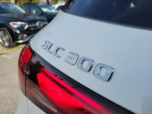 2026 Mercedes-Benz GLC 300 Base