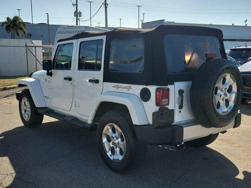 Bright White Clearcoat 2015 Jeep Wrangler Unlimited Sahara