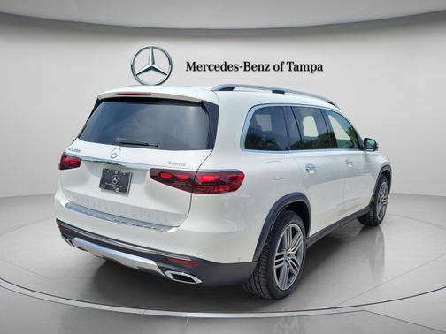 Polar White 2026 Mercedes-Benz GLS 450