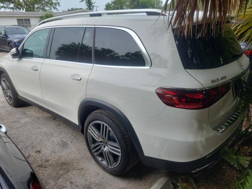 Polar White 2026 Mercedes-Benz GLS 450