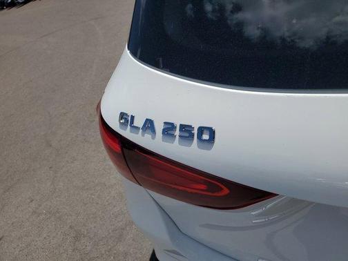 2025 Mercedes-Benz GLA 250 Base