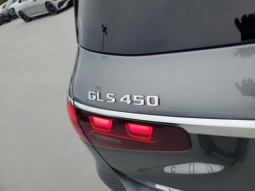 2026 Mercedes-Benz GLS 450 