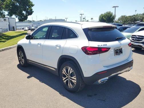 2025 Mercedes-Benz GLA 250 Base