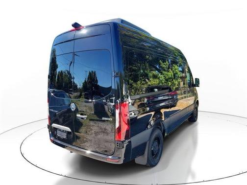 2025 Mercedes-Benz Sprinter 2500 144 WB Standard Roof Passenger