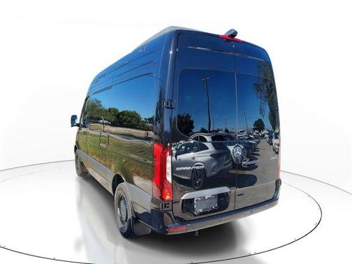 2025 Mercedes-Benz Sprinter 2500 144 WB Standard Roof Passenger